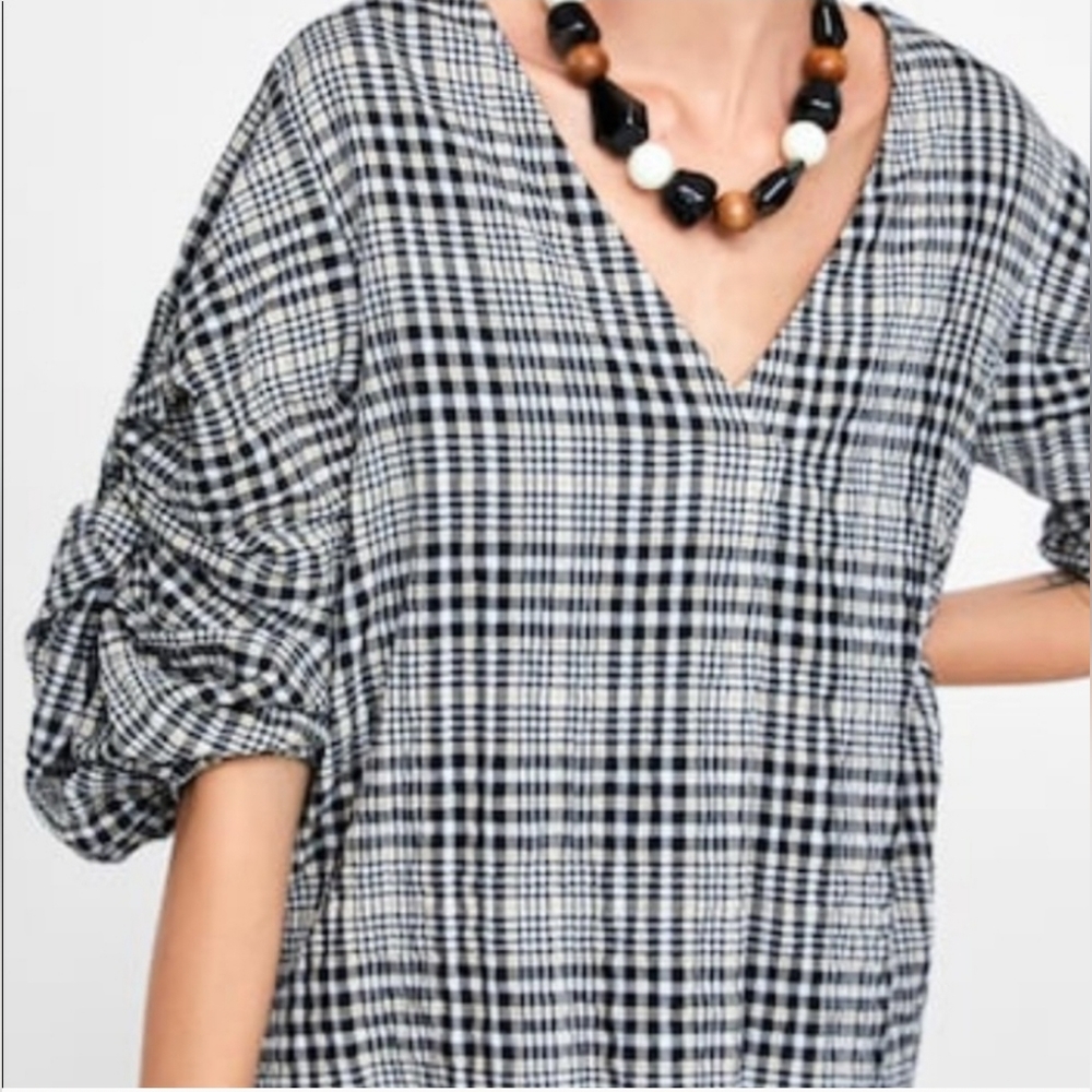 Zara Black Tan Checked Slouchy V-neck Ruched Sleeve Hi Low Top Size XS.